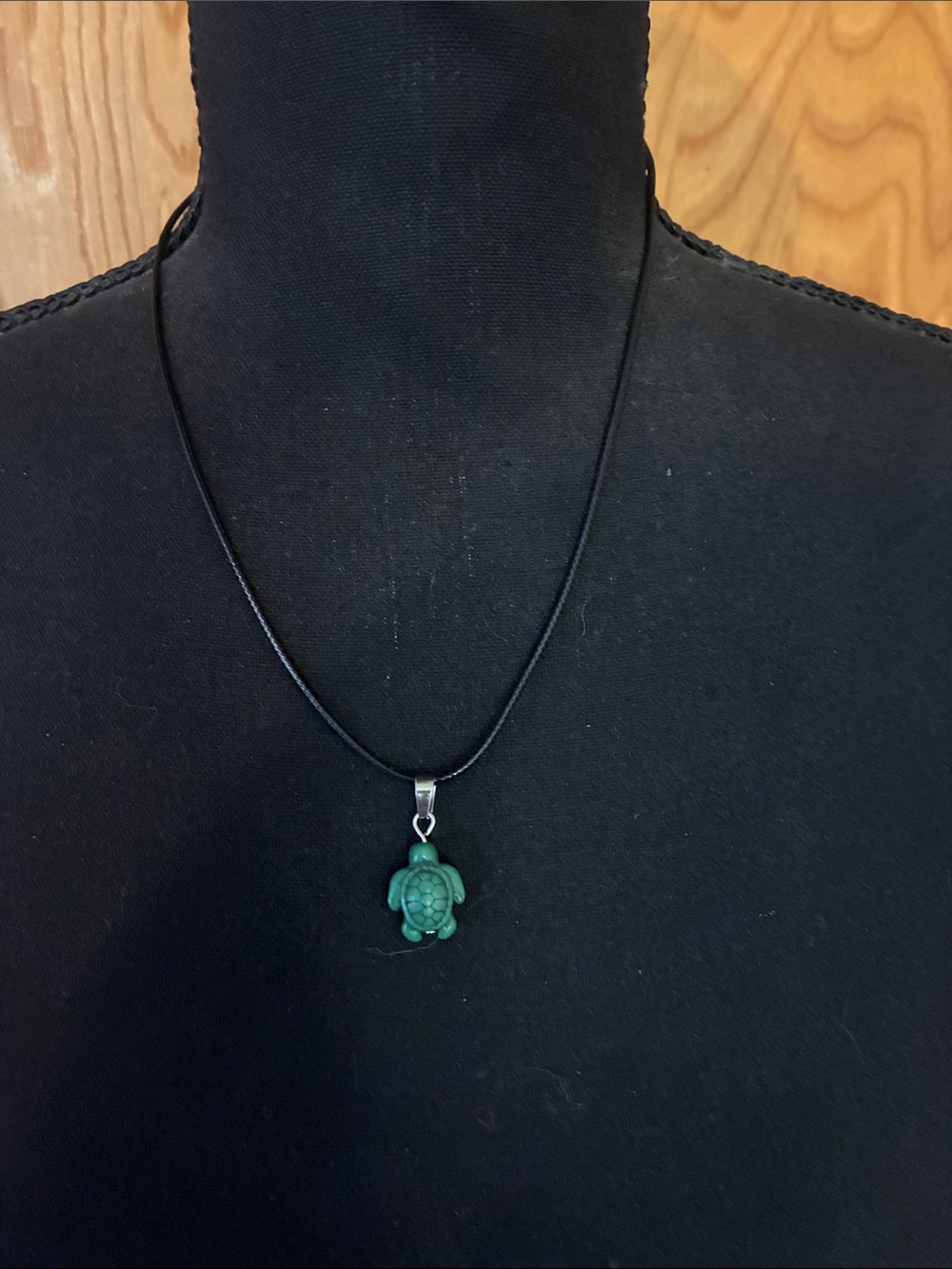 Green Turtle Stone Pendant Necklace - Brand Unspecified